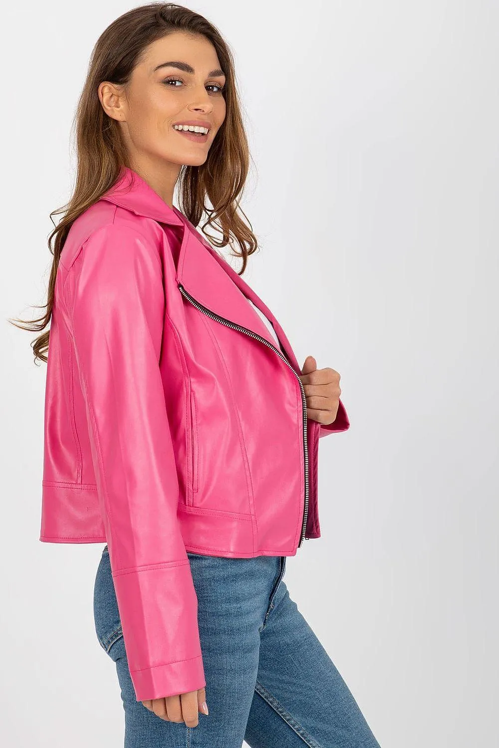 Eco-Conscious Fashion Zippered Jacket with Stylish Lapels and Practical Pockets