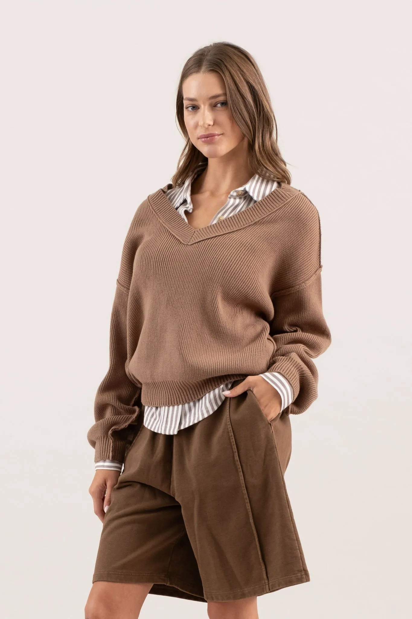 EXPOSED SEAM V NECK PULLOVER KNIT SWEATER