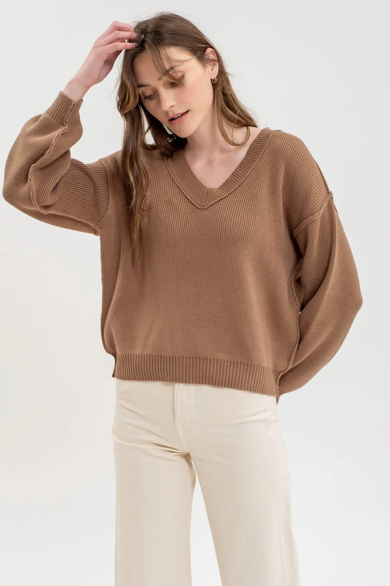 EXPOSED SEAM V NECK PULLOVER KNIT SWEATER