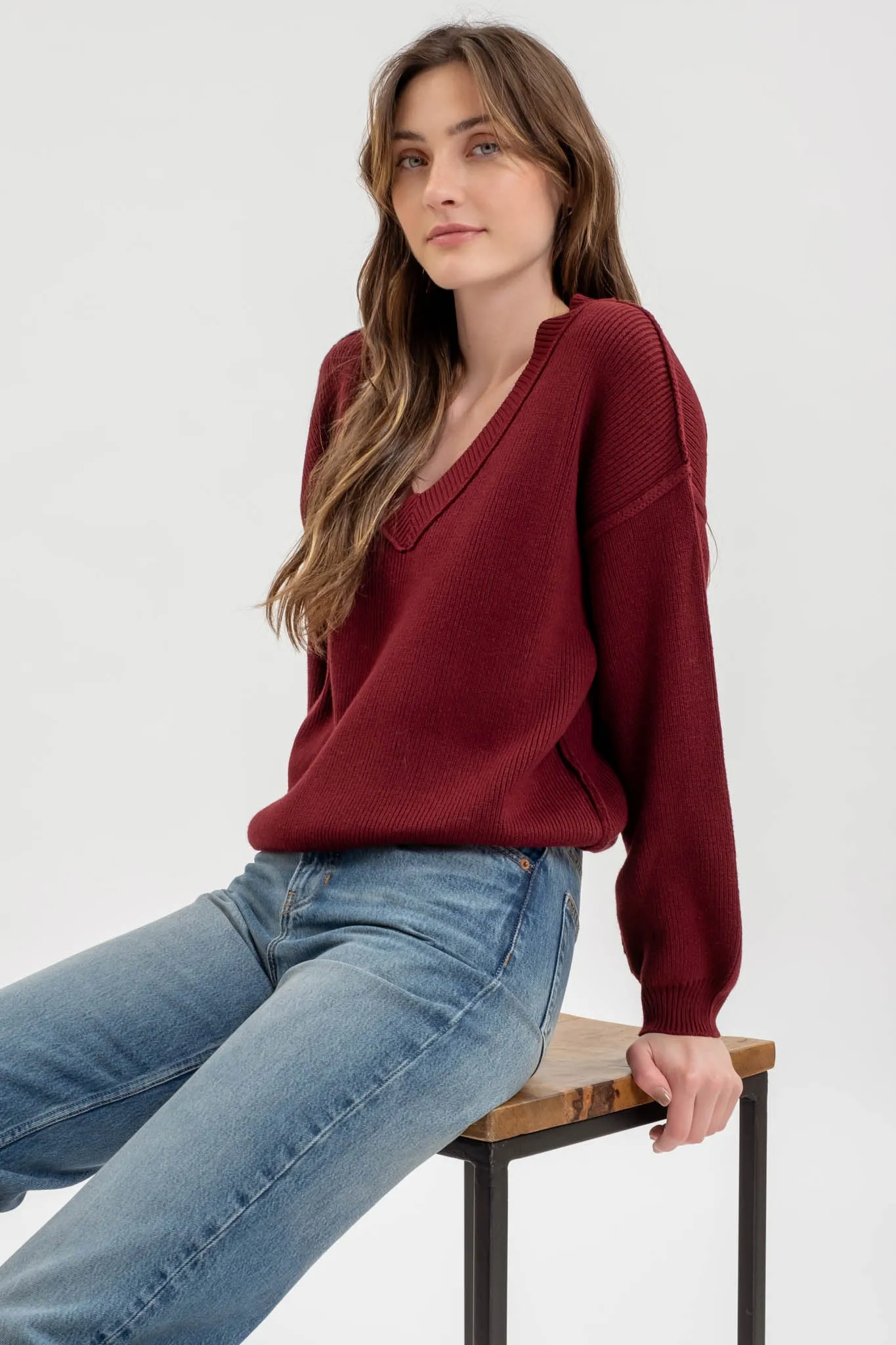 EXPOSED SEAM V NECK PULLOVER KNIT SWEATER