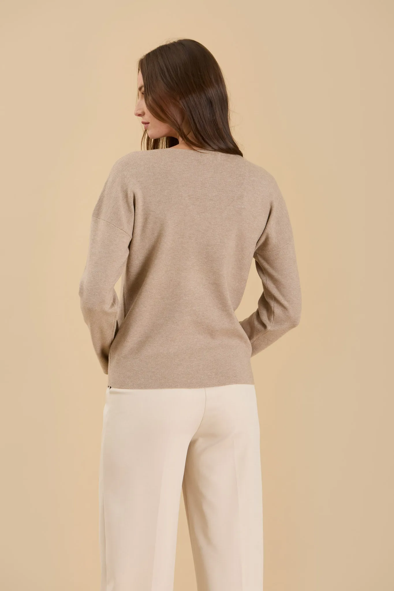 SOLID V NECK FRONT SEAM KNIT SWEATER